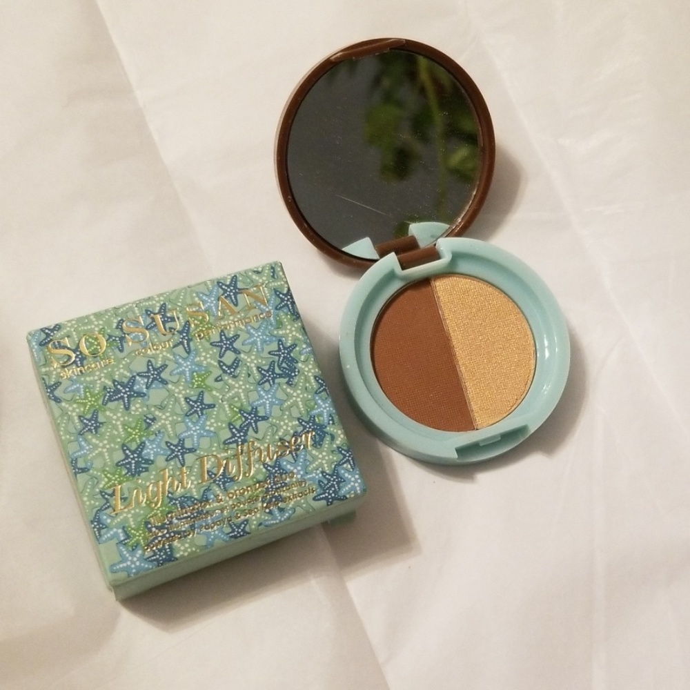 4/25 Bundle Item So Susan Light Diffuser Duo Scented Dark Cocoa
